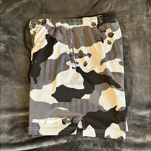 Nike DriFit  Basketball shorts Black Gray & White Camo Men Large